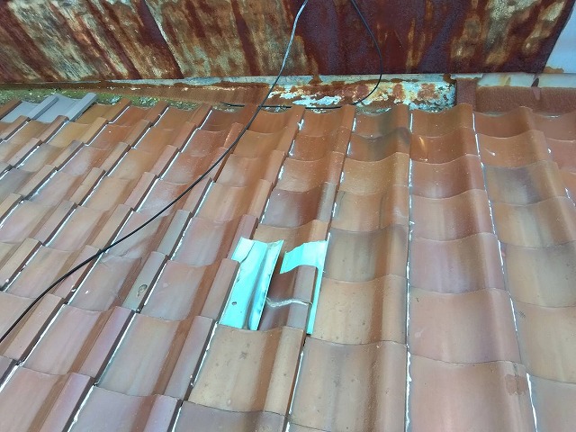 雨漏り屋根調査